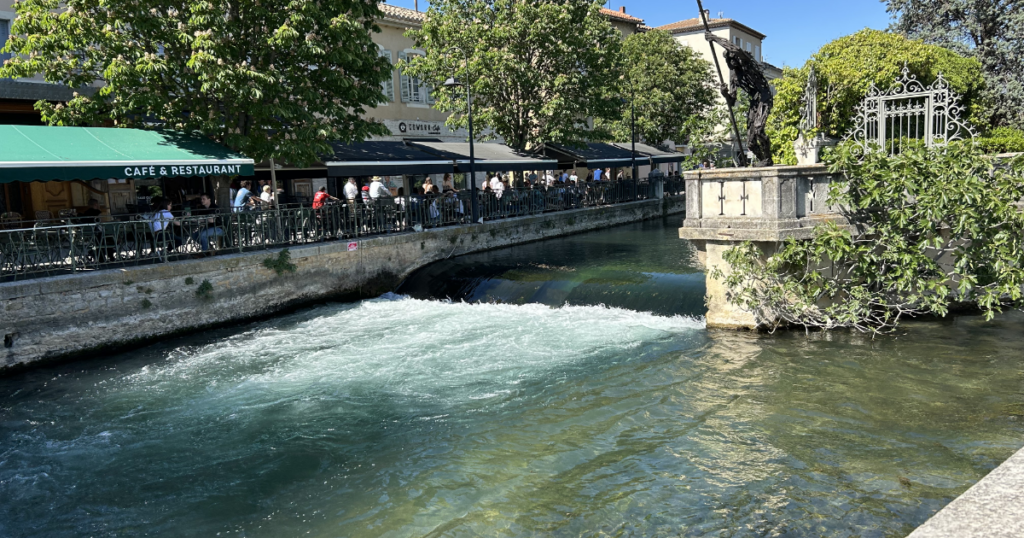 Buyers-Agent-France-small-river-town